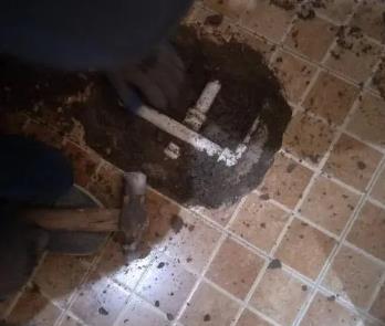 平潭卫生间漏水维修公司为您分享下卫生间渗水如何处理及注意事项